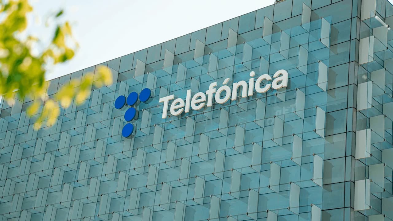 Fachada-edificio-Telefonica-Madrid-oficinas-principales Fachada-edificio-Telefonica-Madrid-oficinas-principales