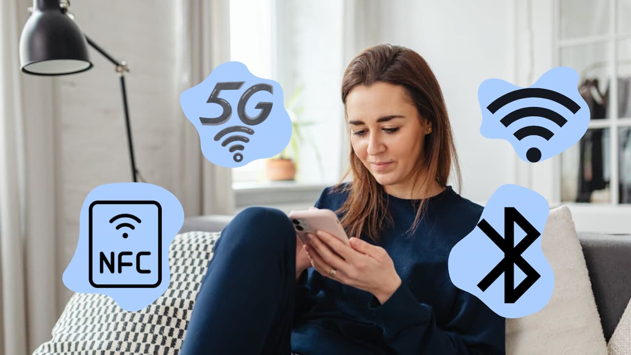 mujer-usando-movil-Bluetooth-5G-NFC-WiFi mujer-usando-movil-Bluetooth-5G-NFC-WiFi