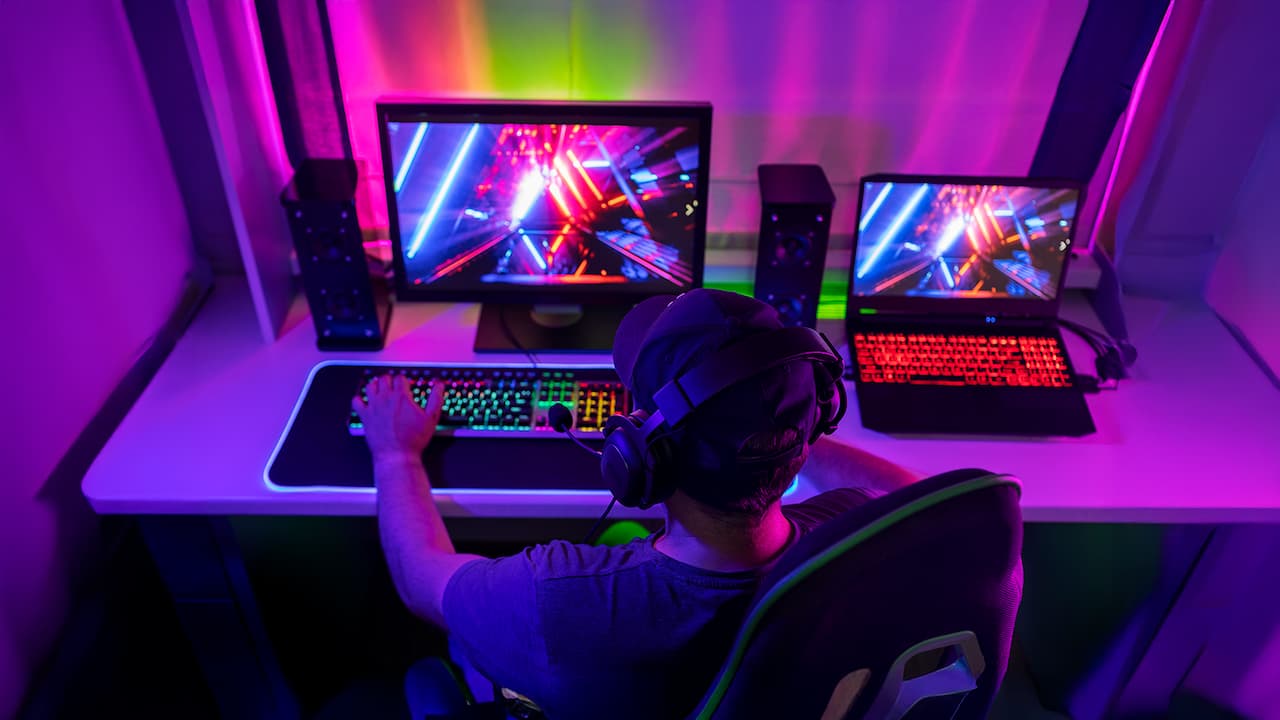 silla-gamer-con-luces-de-neon-multicolor silla-gamer-con-luces-de-neon-multicolor