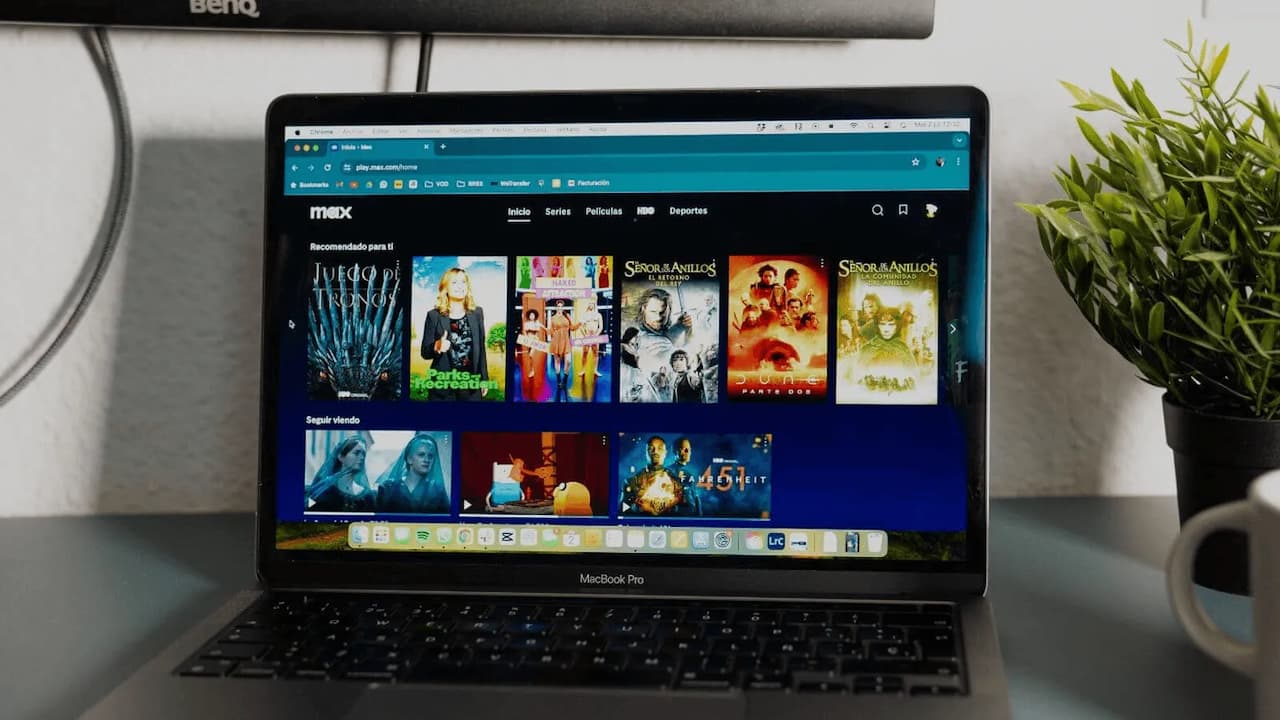 MacBook-Pro-interfaz-HBO-Max-pantalla-contenidos MacBook-Pro-interfaz-HBO-Max-pantalla-contenidos